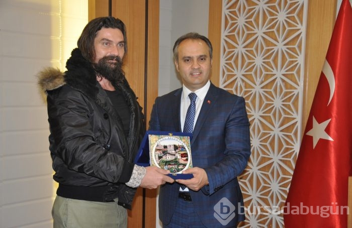 Diriliş ekibi Bursa Geyikli Baba'nın huzurunda	