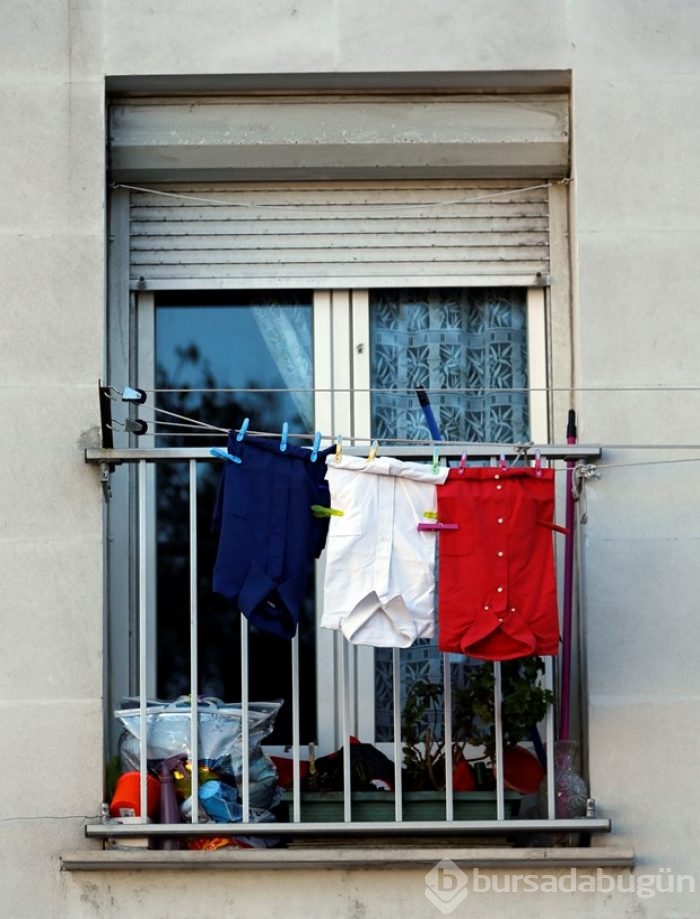 Paris'te herşey bayrak oldu