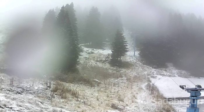 Bursa Uludağ'a mevsimin ilk karı yağdı	