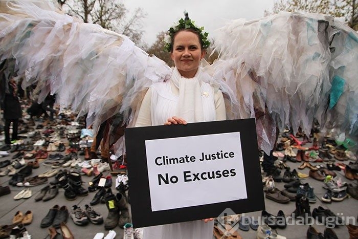 Paris'te COP21 gösterisi