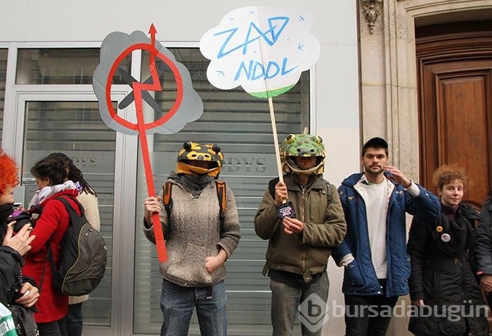 Paris'te COP21 gösterisi