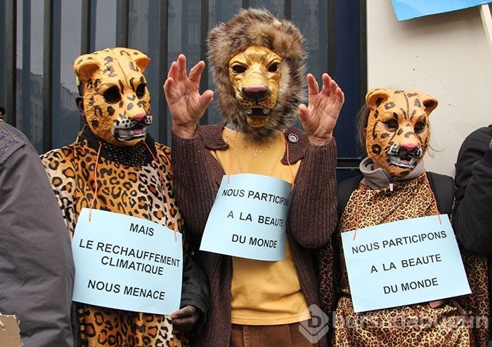 Paris'te COP21 gösterisi