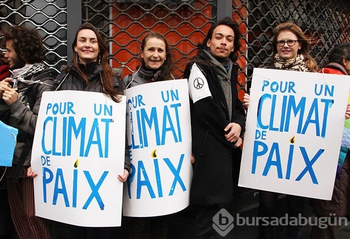 Paris'te COP21 gösterisi
