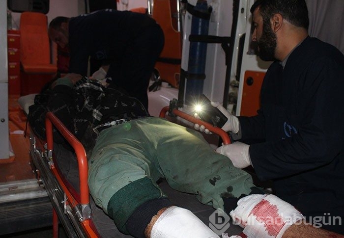 Rus uçakları Azez'de yardım tırlarını bombaladı