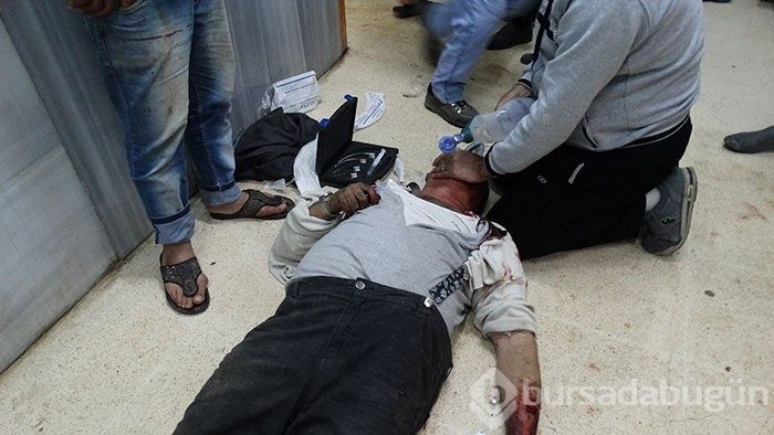 Rus uçakları Azez'de yardım tırlarını bombaladı