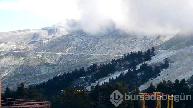 Bursa'da dağcılar ilk karın tadını çıkardı...