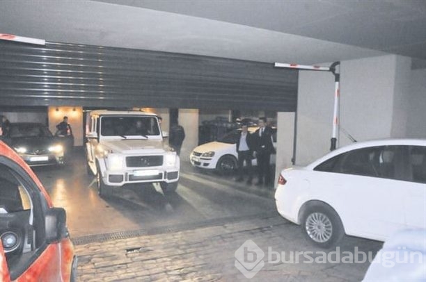 Kıvanç Tatlıtuğ kapıdan girdi, garajdan çıktı!