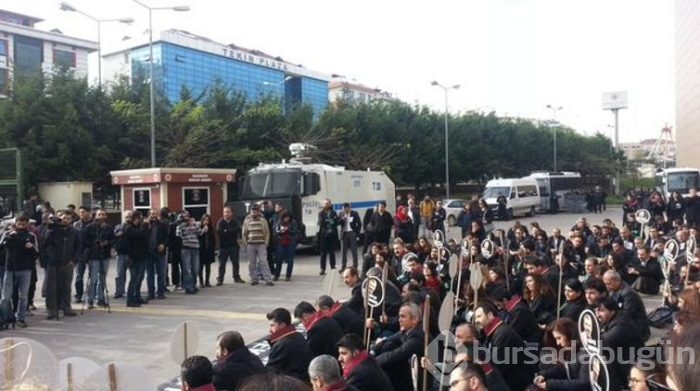 Türkiye tutuklanan Dündar, Gül ve öldürülen Elçi için eylemde