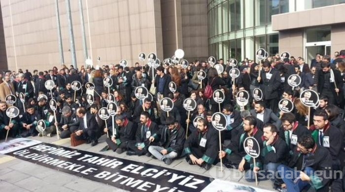 Türkiye tutuklanan Dündar, Gül ve öldürülen Elçi için eylemde