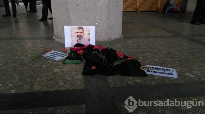 Türkiye tutuklanan Dündar, Gül ve öldürülen Elçi için eylemde