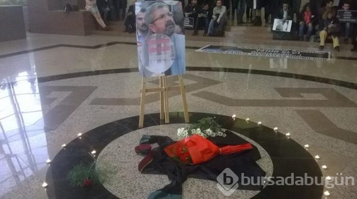 Türkiye tutuklanan Dündar, Gül ve öldürülen Elçi için eylemde