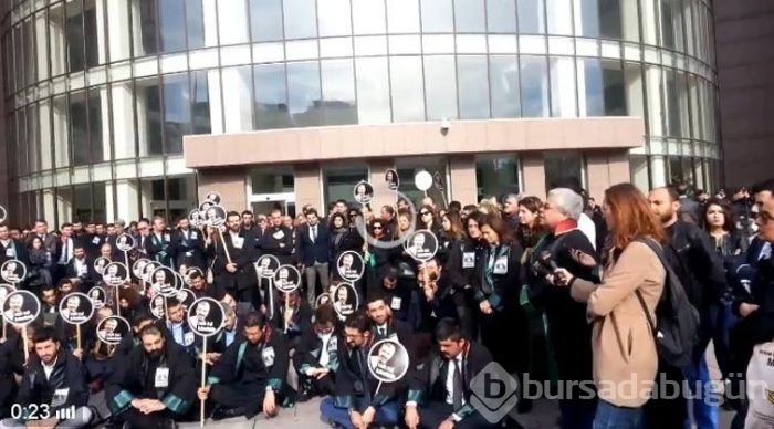 Türkiye tutuklanan Dündar, Gül ve öldürülen Elçi için eylemde
