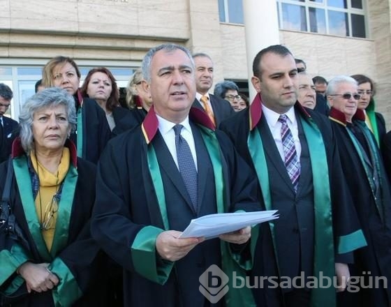Türkiye tutuklanan Dündar, Gül ve öldürülen Elçi için eylemde
