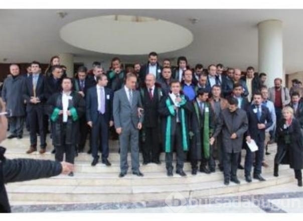 Türkiye tutuklanan Dündar, Gül ve öldürülen Elçi için eylemde