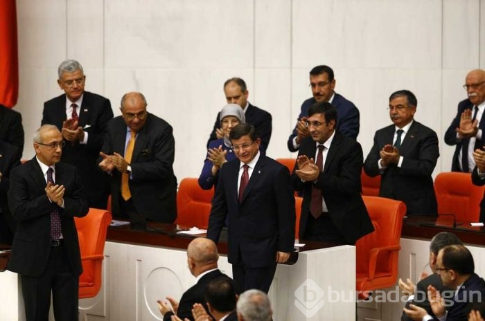 Başbakan kürsüden indi muhalefete gitti