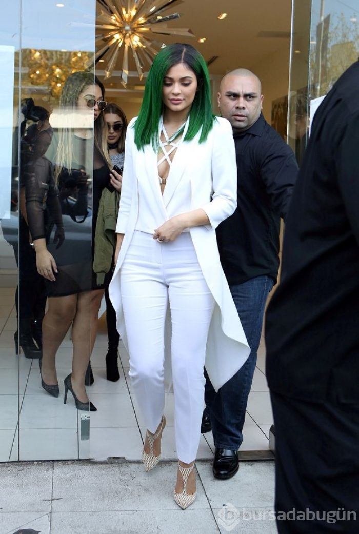 Kylie yeşile döndü