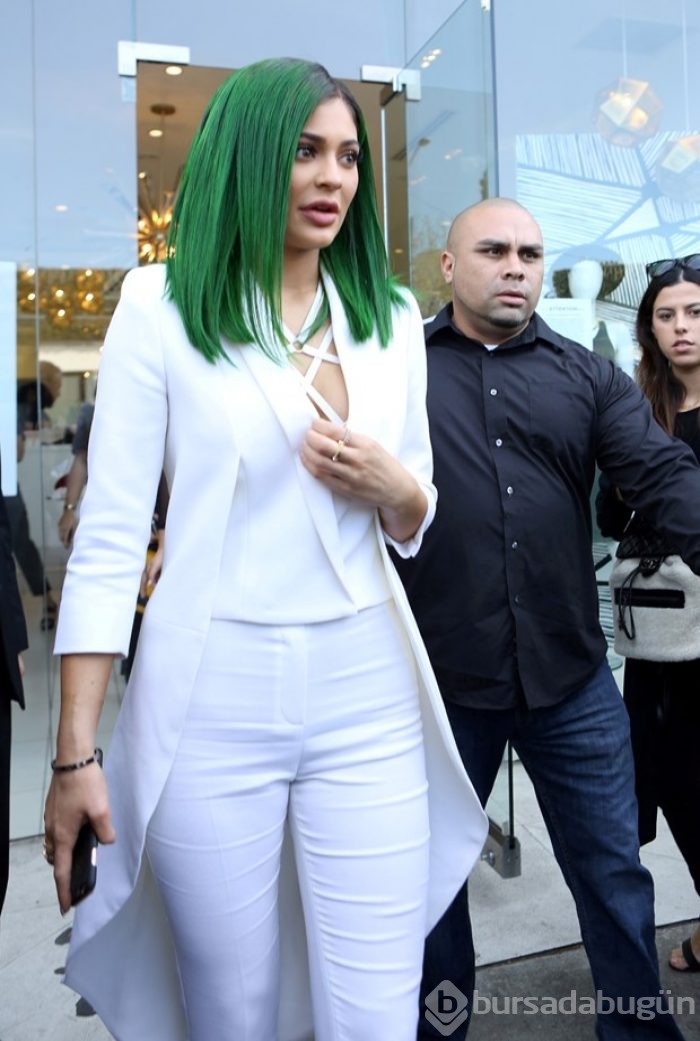 Kylie yeşile döndü