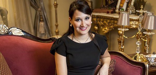 Evi terk etti
