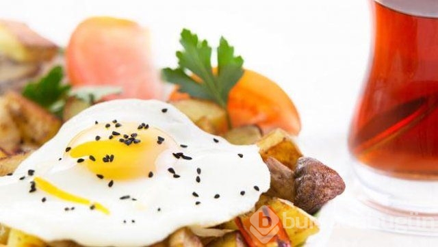 Kahvaltıda yumurtanın yanında çay tüketmeyin