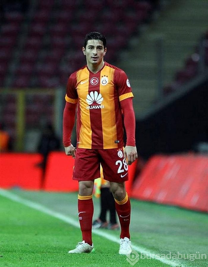 Mustafa Denizli neşteri vuruyor