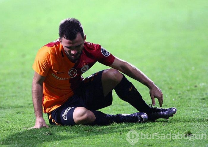Mustafa Denizli neşteri vuruyor