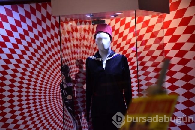 Gül Sunal, eşi adına açılan sergide gözyaşlarını tutamadı