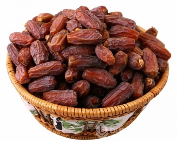 Bir bardak suya hurma koyup için ve...