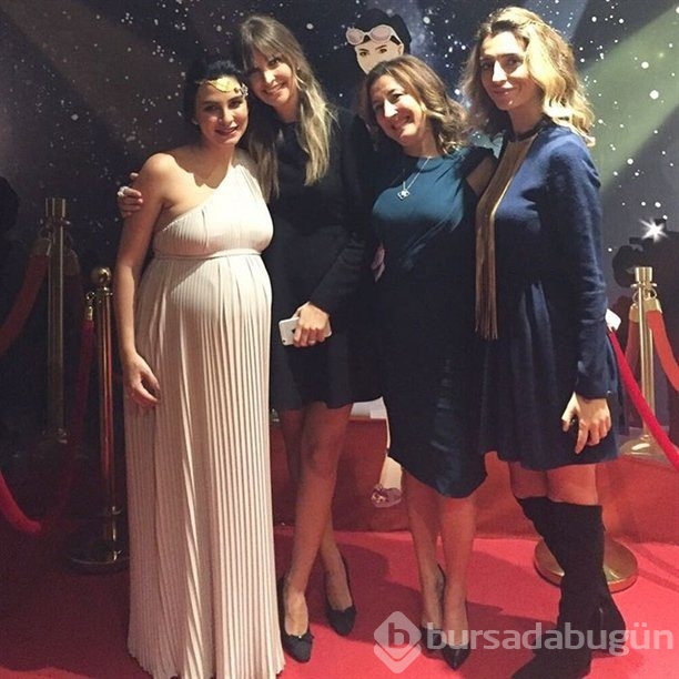 Neslişah Alkoçlar 'baby shower' yaptı
