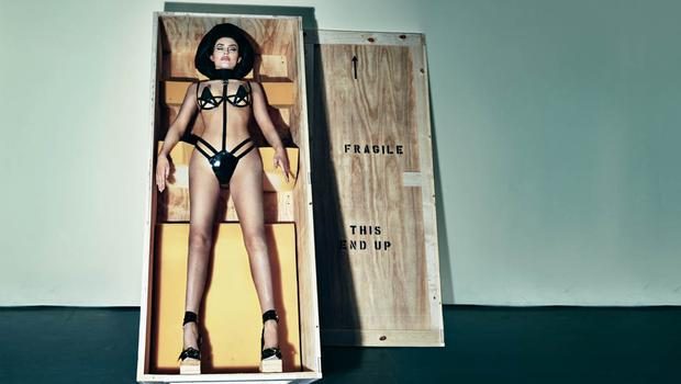 Kylie Jenner'ın bu pozları kızdırdı