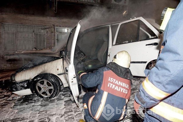 Beyoğlu'da 6 araç kundaklandı