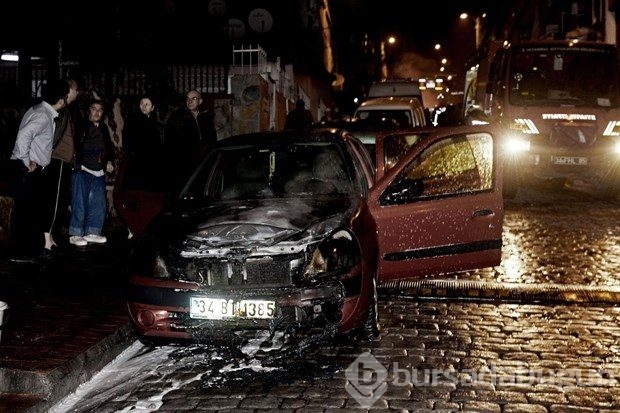 Beyoğlu'da 6 araç kundaklandı