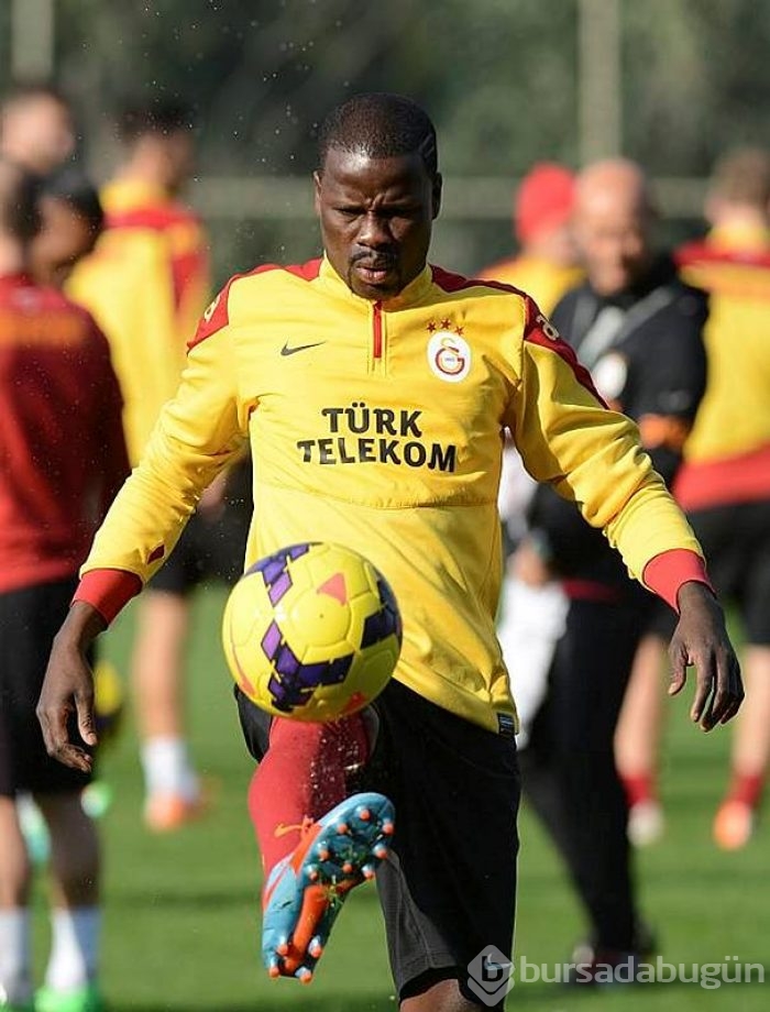 Eboue: Fenerbahçe'de oynarım