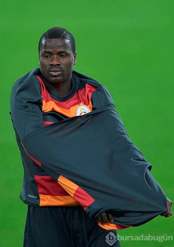 Eboue: Fenerbahçe'de oynarım