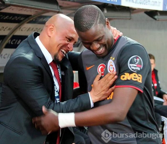 Eboue: Fenerbahçe'de oynarım