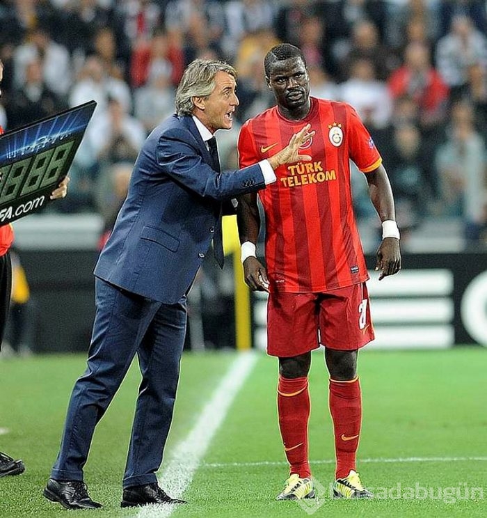 Eboue: Fenerbahçe'de oynarım