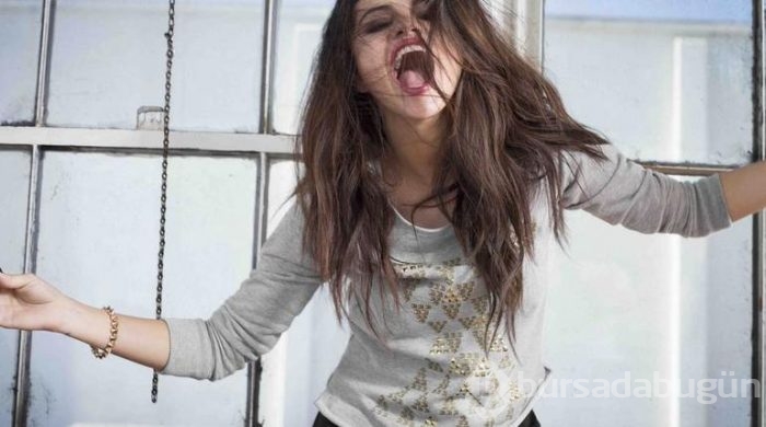 Selena Gomez kendini baştan yaratıyor!