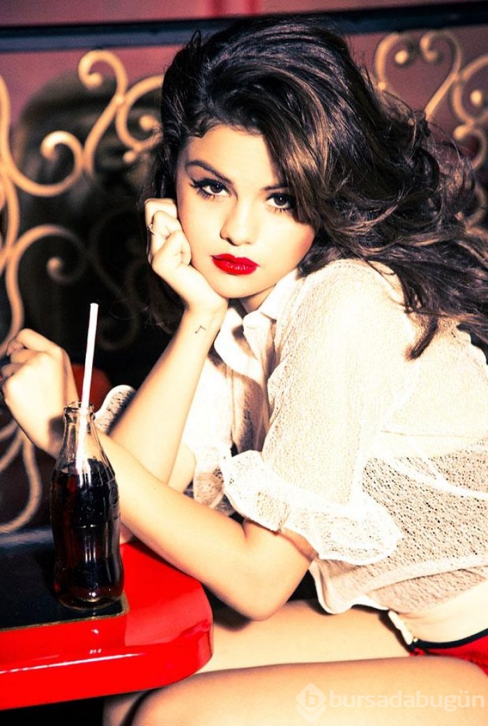 Selena Gomez kendini baştan yaratıyor!