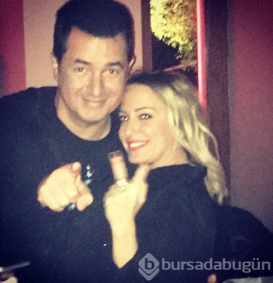 Saba Tümer'e doğum günü sürprizi