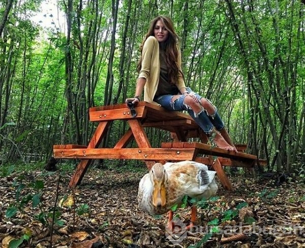 İzmirli avukat modellik de yapıyor