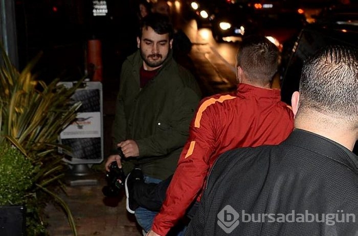 Podolski muhabire tekme attı, küfür etti!