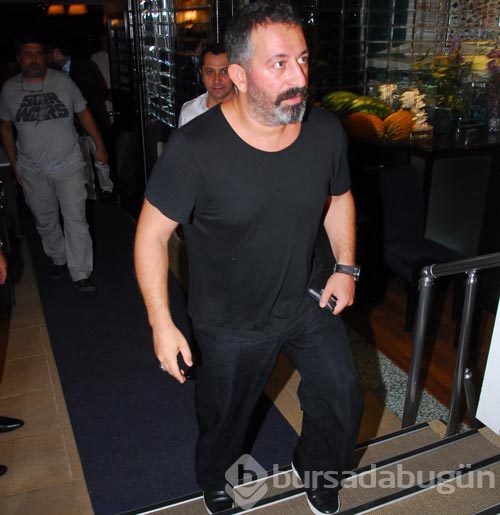 Cem Yılmaz'ın Rus güzelleri