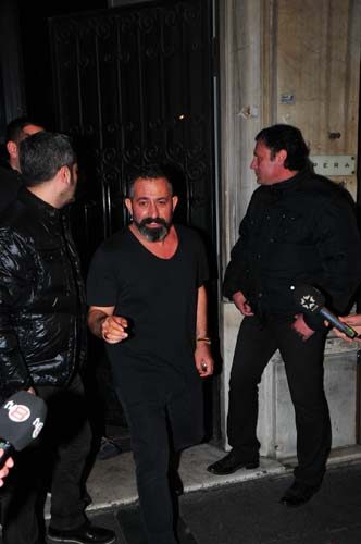 Cem Yılmaz'ın Rus güzelleri