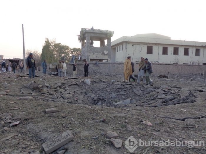 Afganistan'da Emniyet Müdürlüğüne bombalı saldırı