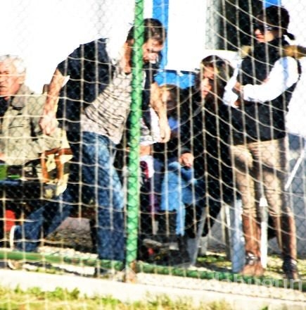 Nejat İşler tribüne koştu, tezahüratı durdurdu