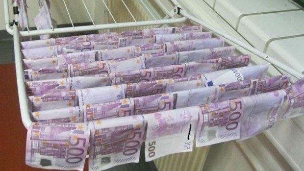 Tuna Nehri'nde 100 bin euro buldu