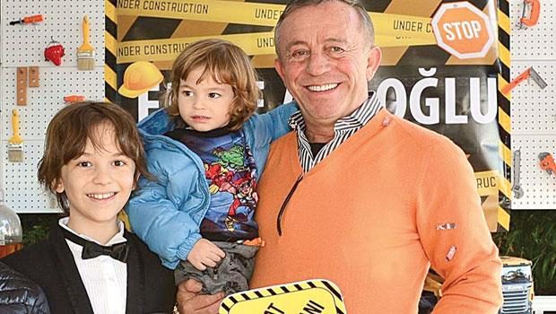 Ali Ağaoğlu'ndan oğluna inşa temalı doğum günü