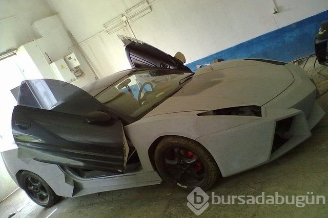 Evinde Lambhorgini Aventador yaptı!