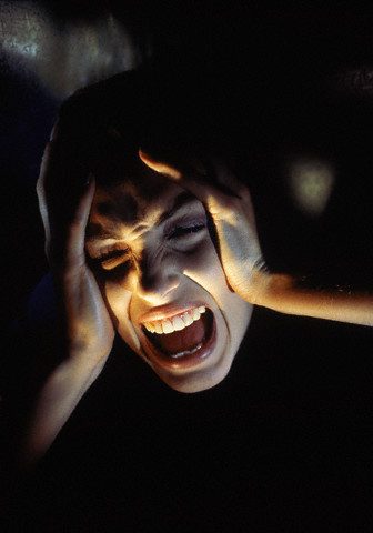 Panik atak nedir? Belirtileri nelerdir?