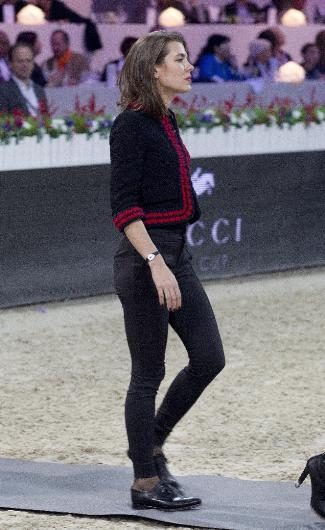 Charlotte Casiraghi giderek annesine benziyor