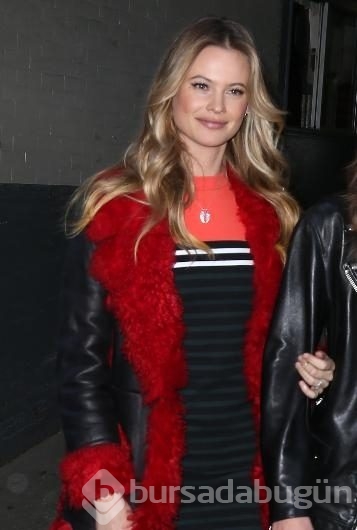 Behati Prinsloo ve Taylor Hill canlı yayın konuğu